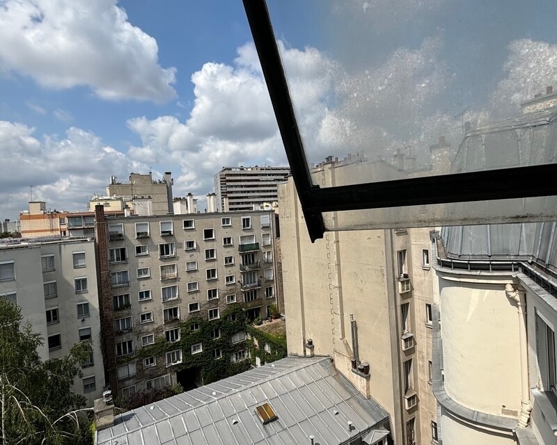 Dernier étage Chambre de service avec ascenseur  - Lot 15 img 7176